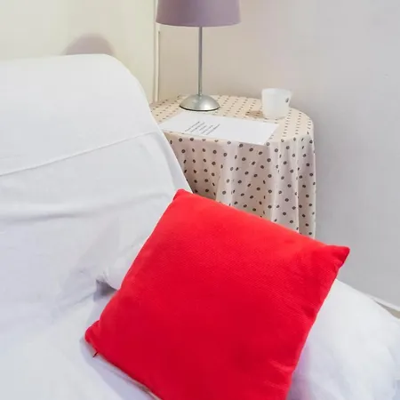 Apartment Duomo Studio-by Flatscollection Milan