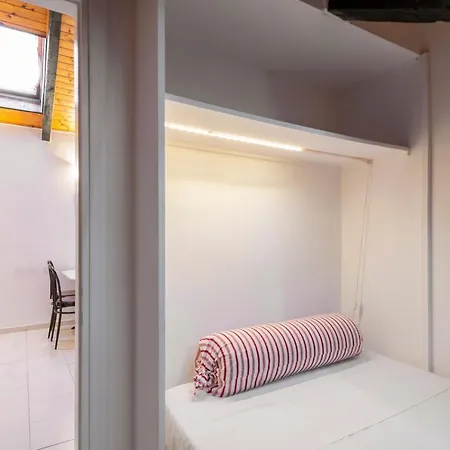 Apartment Duomo Studio-by Flatscollection