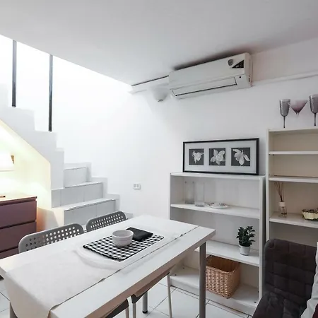 Duomo Studio-by Flatscollection Apartment