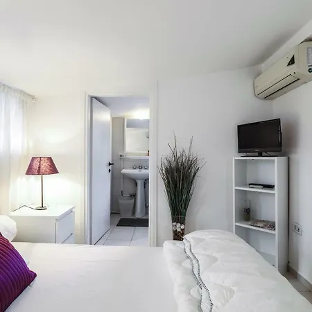 Apartment Duomo Studio-by Flatscollection